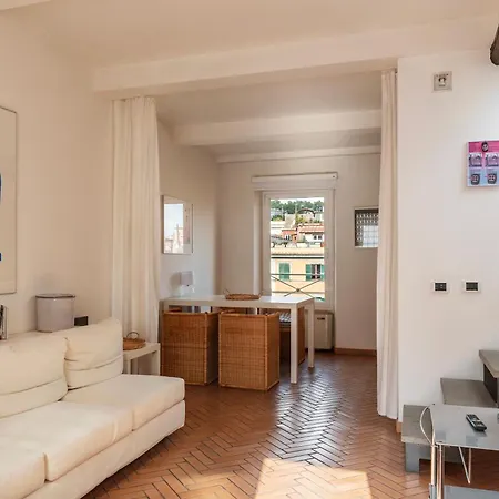 Panoramic Trastevere Apartment! דירה *