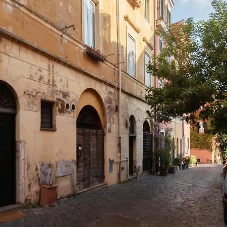 Panoramic Trastevere Apartment! דירה רומא