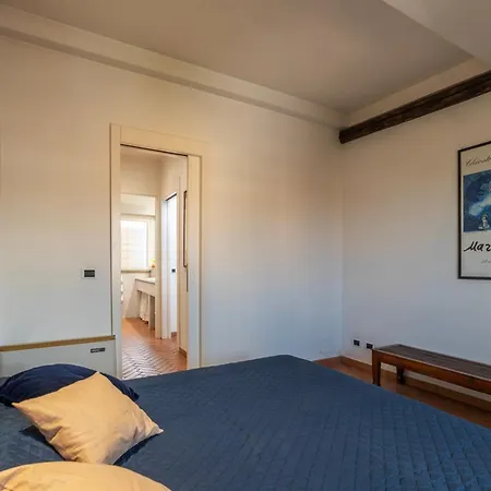 Panoramic Trastevere Apartment! דירה *