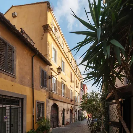 Panoramic Trastevere Apartment! דירה